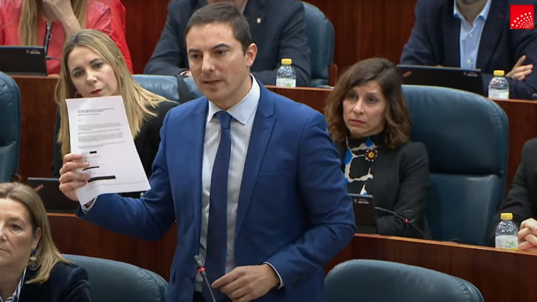 Juan Lobato en la Asamblea de Madrid.