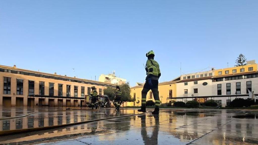 La plaza Mayor de Catarroja, completamente limpia.