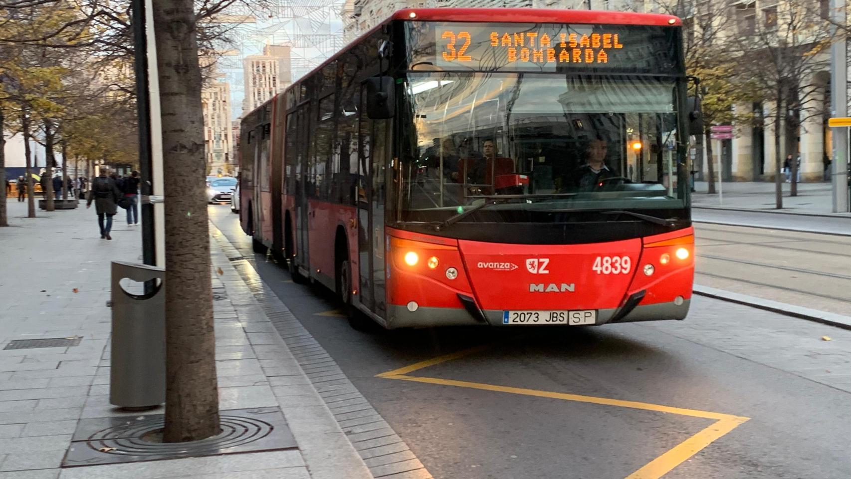 Un autobús urbano de Zaragoza.