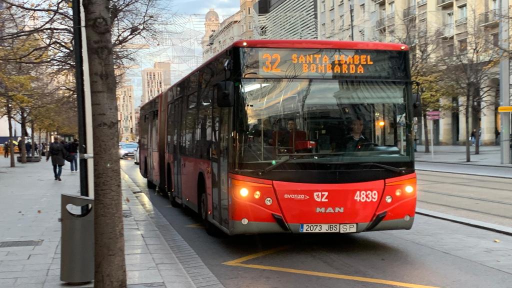 Un autobús urbano de Zaragoza.