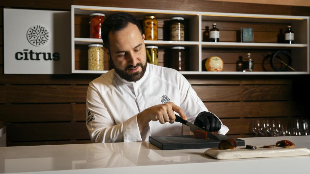 Aitor López, defensor del territorio que rodea Citrus del Tancat a través de su cocina.