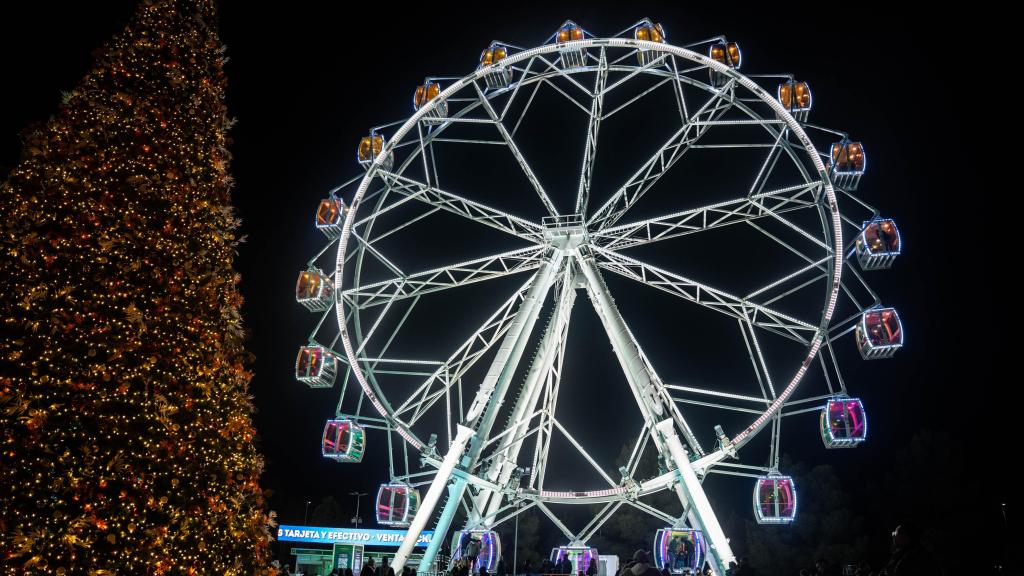 Una noria durante la inauguración de las Mágicas Navidades 2024 de Torrejón de Ardoz.