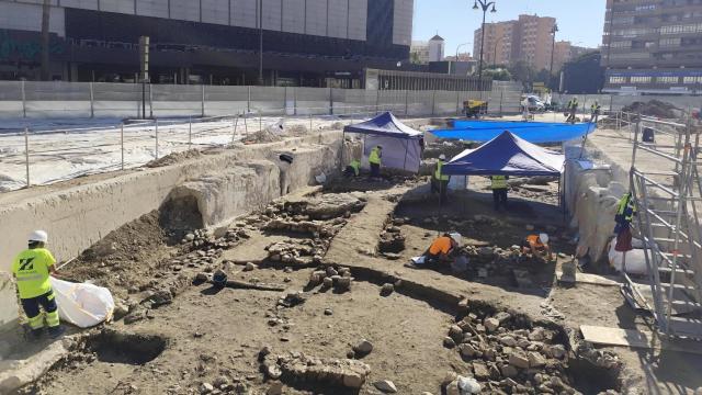 Imagen de las excavaciones arqueológicas desarrolladas junto a El Corte Inglés de Málaga.