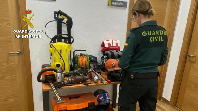 Algunos de los enseres interceptados durante los robos con fuerza en el Val Miñor.