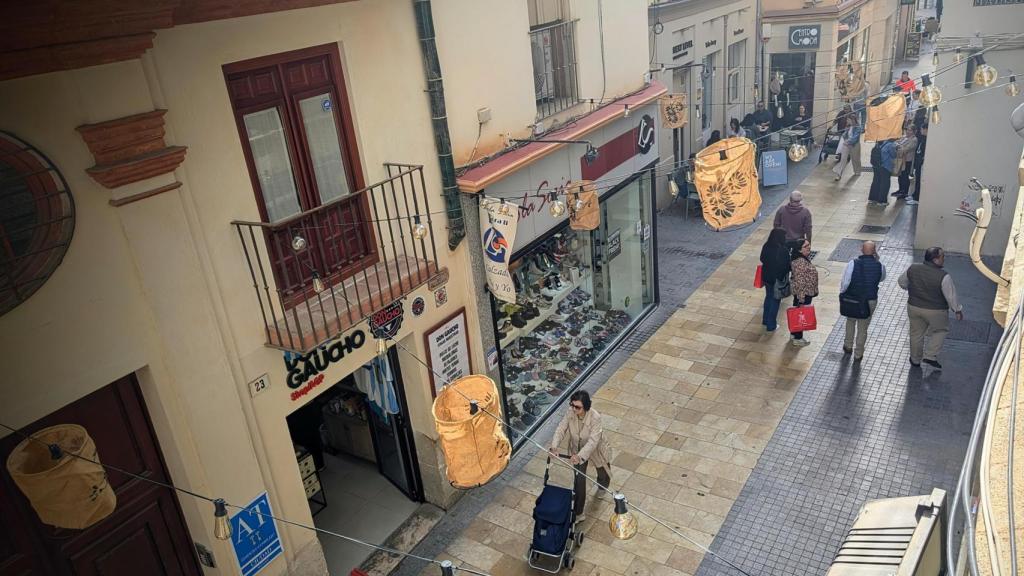 Calle San Juan, en su zona thai.