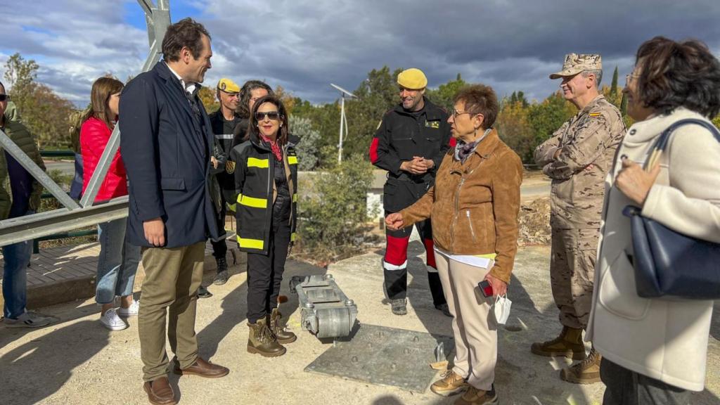 Margarita Robles se desplaza a la Comunitat Valenciana para supervisar los trabajos efectuados en la zona de la DANA. EE