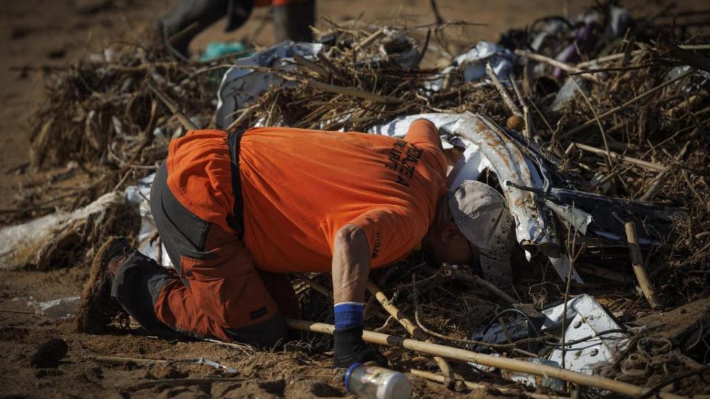 La larga experiencia en catástrofes humanitarias del grupo de voluntarios mexicanos Topos Aztecas estuvo al servicio de encontrar a Elisabet.