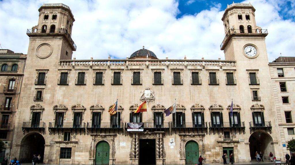 Fachada Ayuntamiento de Alicante.