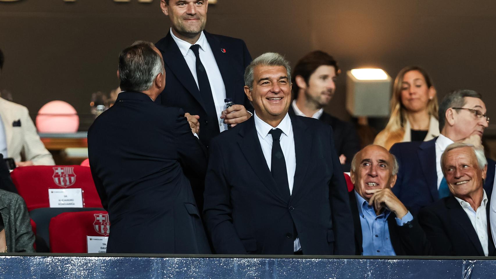 Laporta, en el palco del estadio de Montjuïc