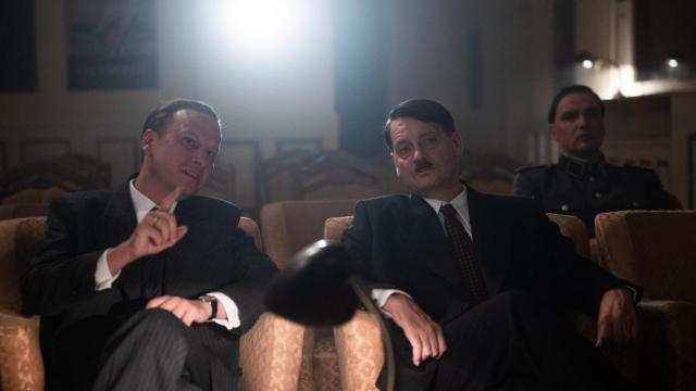 Robert Stadlober como Joseph Goebbels y Fritz Karl como Adolf Hitler en 'El ministro de propaganda'.