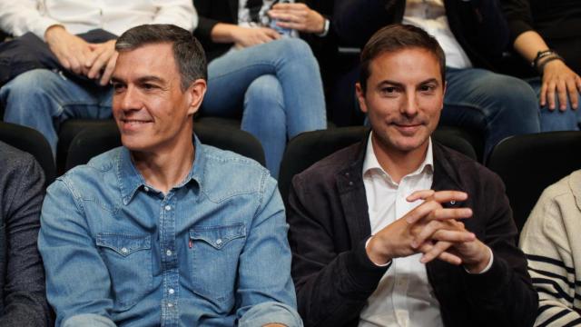 El secretario general del PSOE, Pedro Sánchez, y el líder de la formación en Madrid, Juan Lobato.