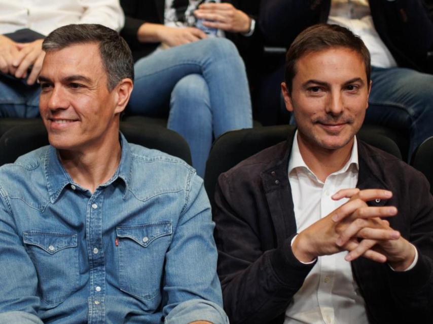 El secretario general del PSOE, Pedro Sánchez, y el líder de la formación en Madrid, Juan Lobato.