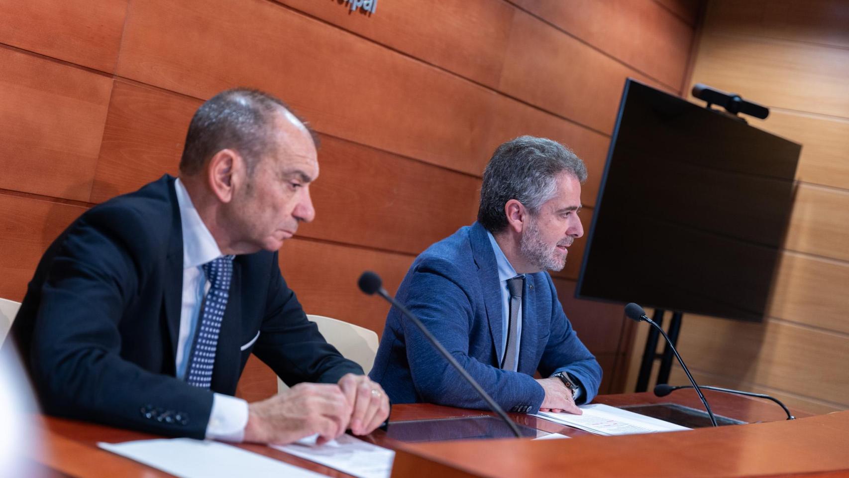 El gerente de Gestrisam, José María Jaime, y el concejal de Economía, Carlos Conde, este martes en rueda de prensa.