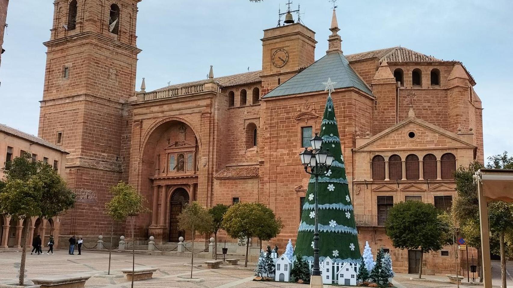 Plaza Mayor de la Villanueva de los Infantes en Navidad.