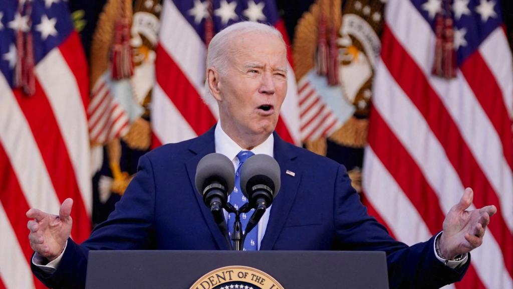 El presidente de Estados Unidos, Joe Biden, anunciando el cese permanente de la violencia en Líbano.