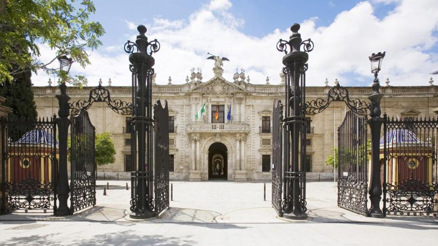 Fachada del rectorado de la Universidad de Sevilla