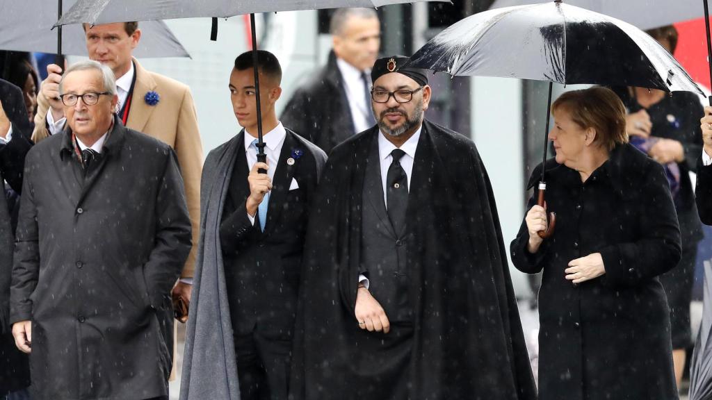 El rey Mohamed VI y Moulay Hassan durante un acto público.