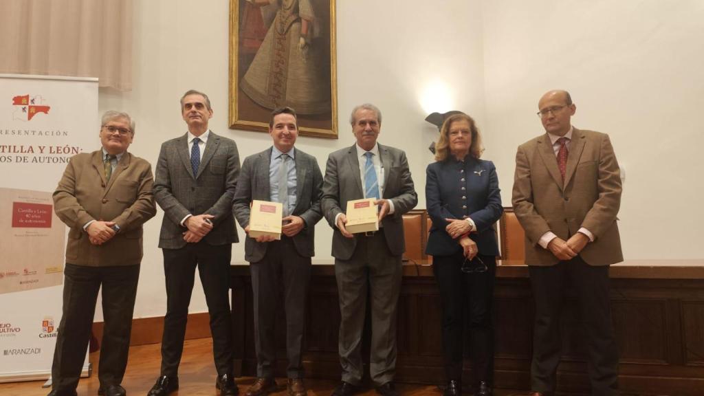 Presentación del libro 'Castilla y León, 40 años de autonomia', en la Universidad de Salamanca