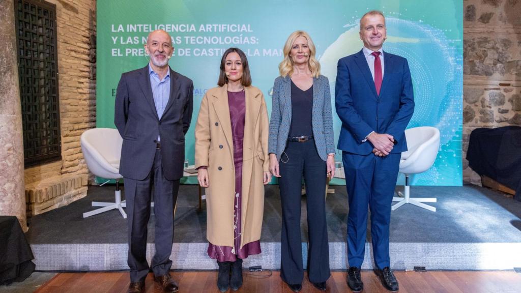 La mesa dedicada al sector turístico estuvo moderada por Ana Isabel Albares, periodista y presentadora del informativo 'Castilla-La Mancha Despierta' de CMMEDIA.