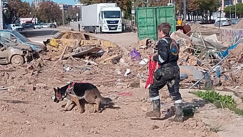 Max y su guía Nicola Wormer.