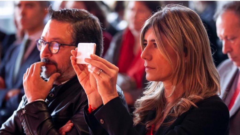 Joaquín Alcalde, organizador de Presura, y Begoña Gómez en la edición de 2019 de la feria.