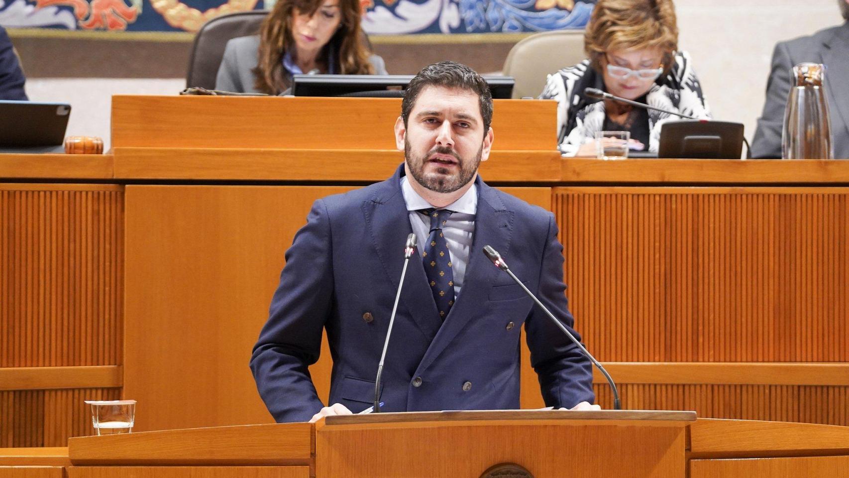 Alejandro Nolasco, de Vox, en la tribuna.