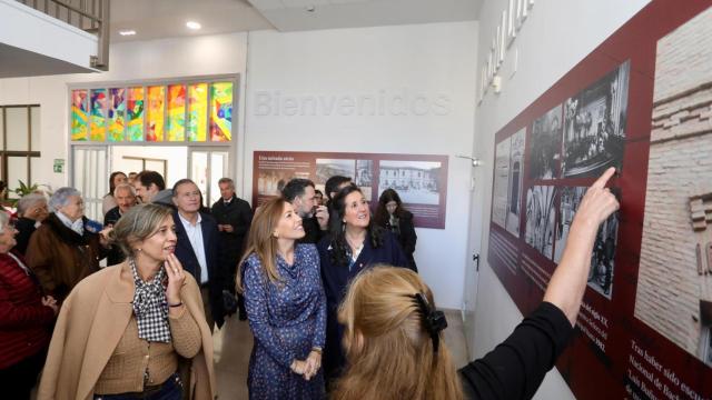 La alcaldesa de Zaragoza, Natalia Chueca, durante la inauguración del nuevo edificio.