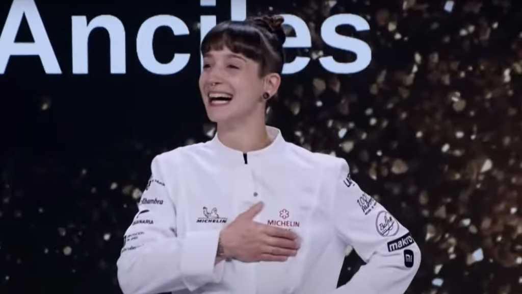 Iris Jordán, con su chaquetilla de Estrella Michelin 2024