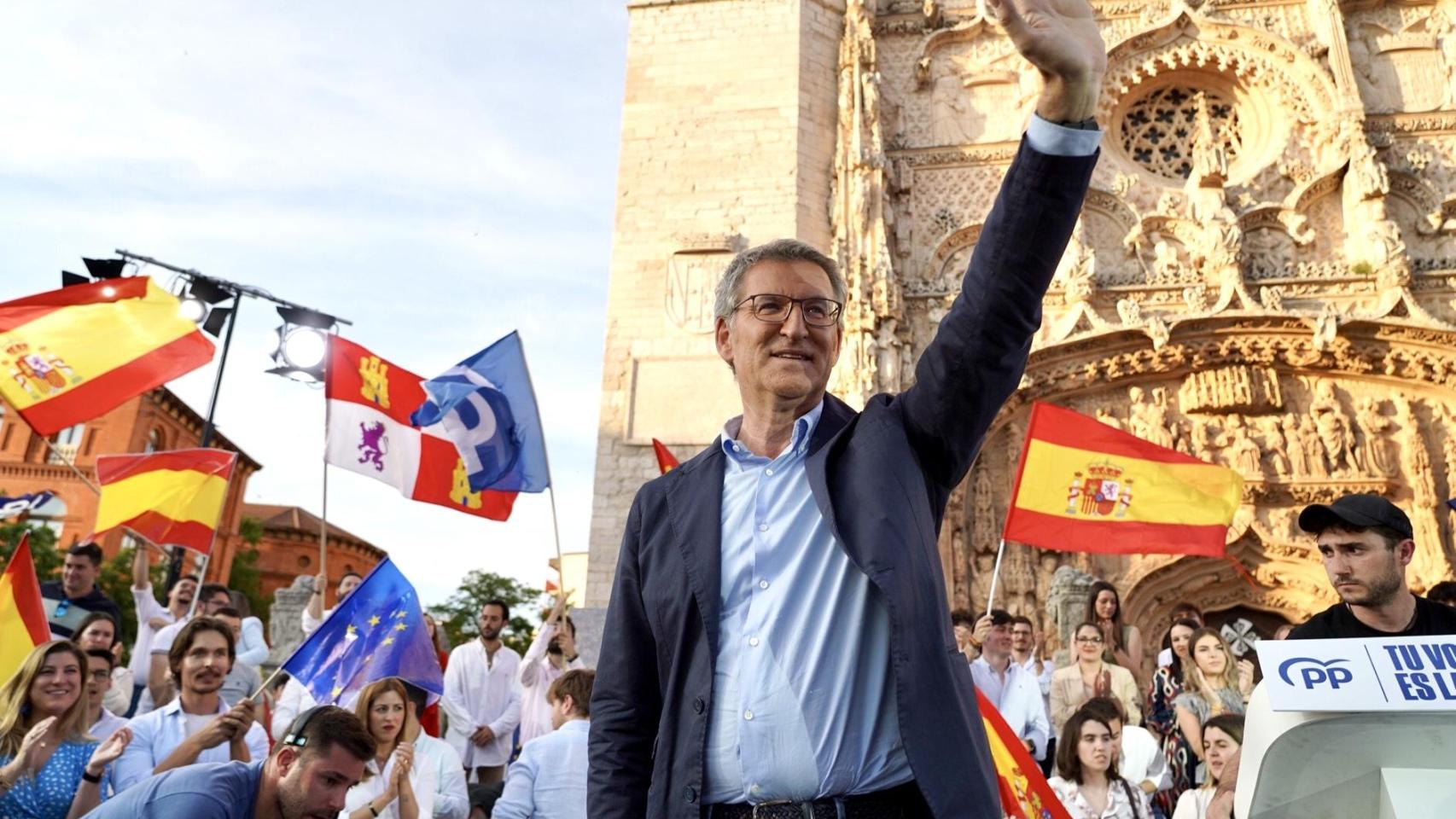 El presidente del Partido Popular, Alberto Núñez Feijóo, durante un acto electoral en Valladolid, en junio de este año