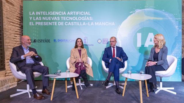 El foro abordó la influencia de la inteligencia artificial en los nuevos modelos turísticos.