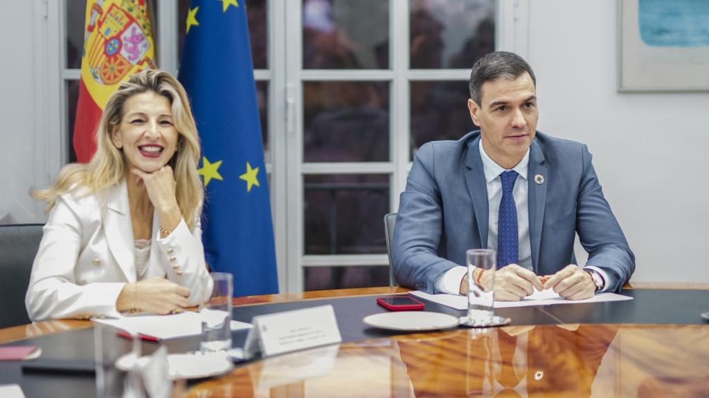 El presidente del gobierno, Pedro Sánchez y la vicepresidenta segunda y ministra de Trabajo y Economía Social, Yolanda Díaz.