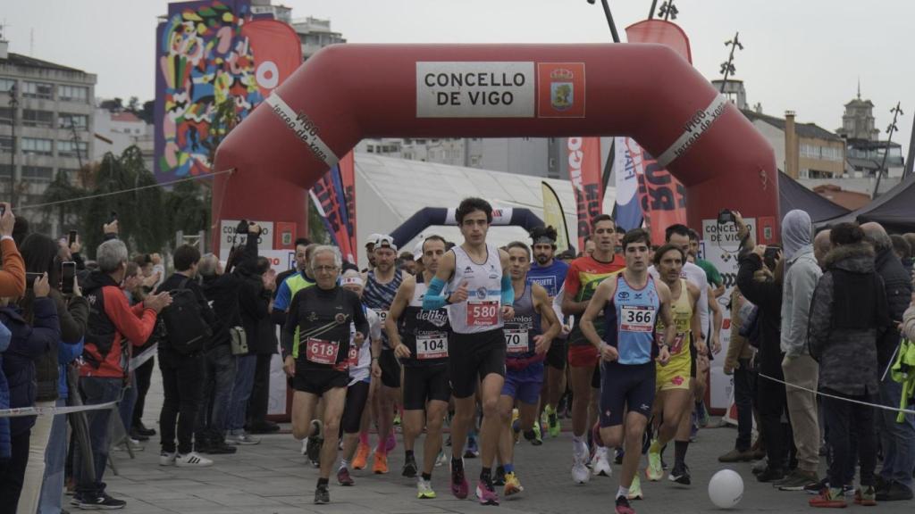 Una edición anterior de la carrera Érguete e corre.