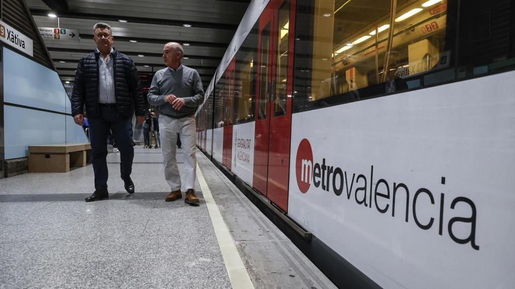 El conseller de Medio Ambiente, Infraestructuras y Territorio, Vicente Martínez Mus, durante las pruebas de circulación para recuperar las líneas de Metrovalencia. Rober Solsona / Europa Press