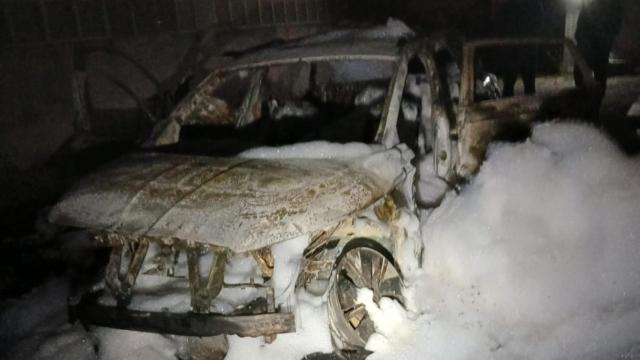 Arde un coche eléctrico en un concesionario de Oleiros (A Coruña) esta madrugada