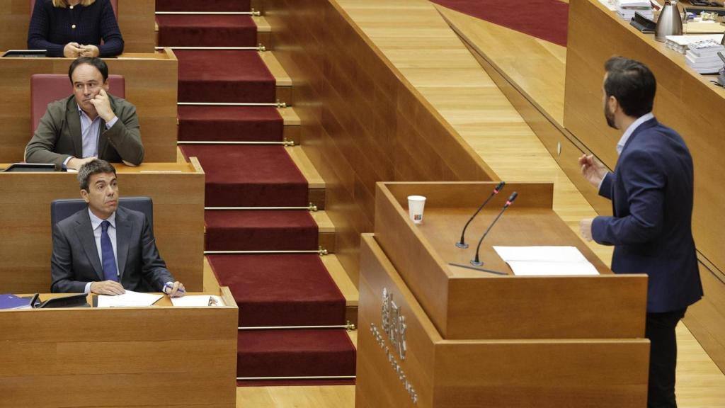 José Muñoz durante la sesión de control a Carlos Mazón