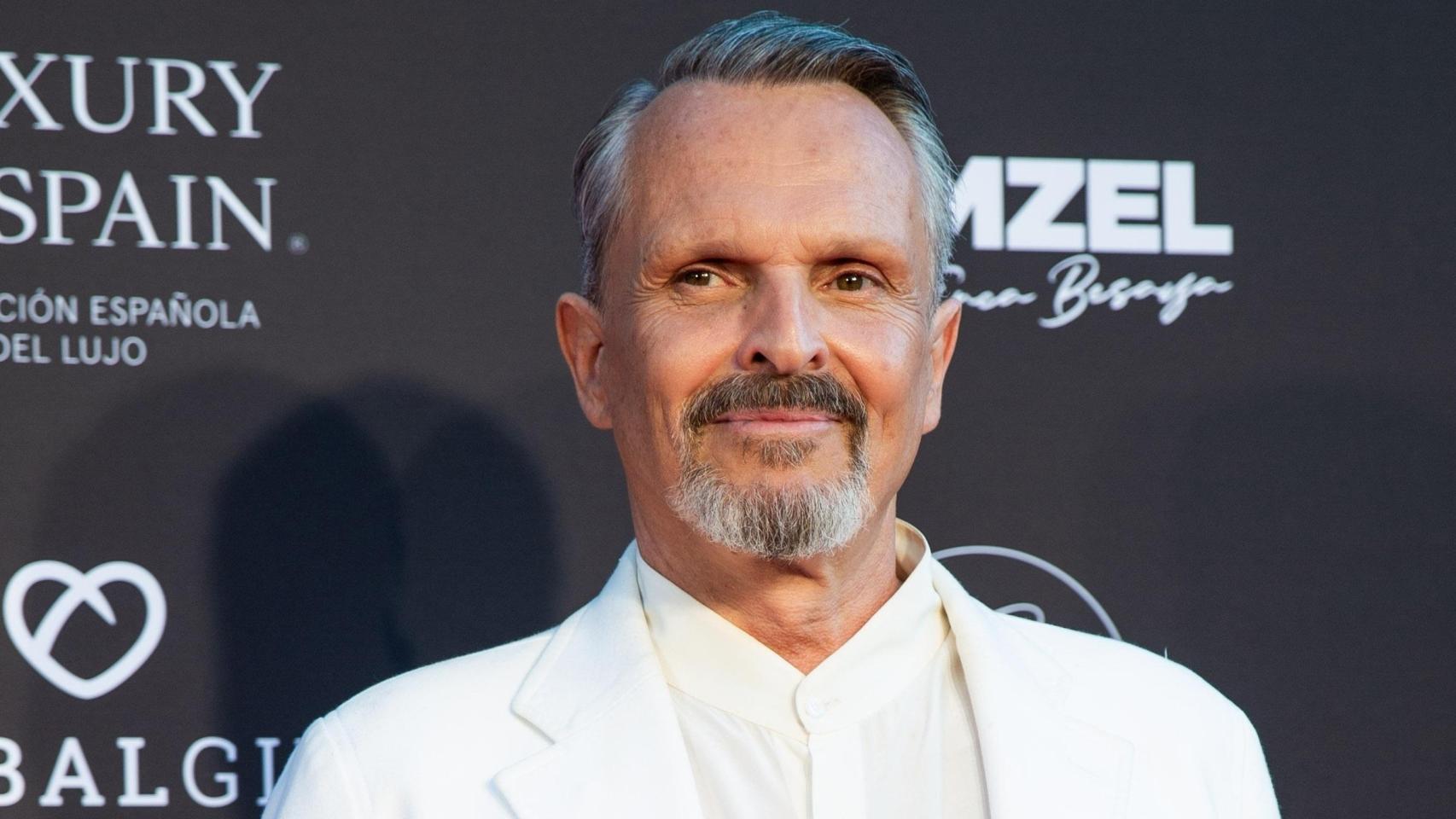 Miguel Bosé en el photocall de la Gala Global Gift en Marbella. Foto: Europa Press