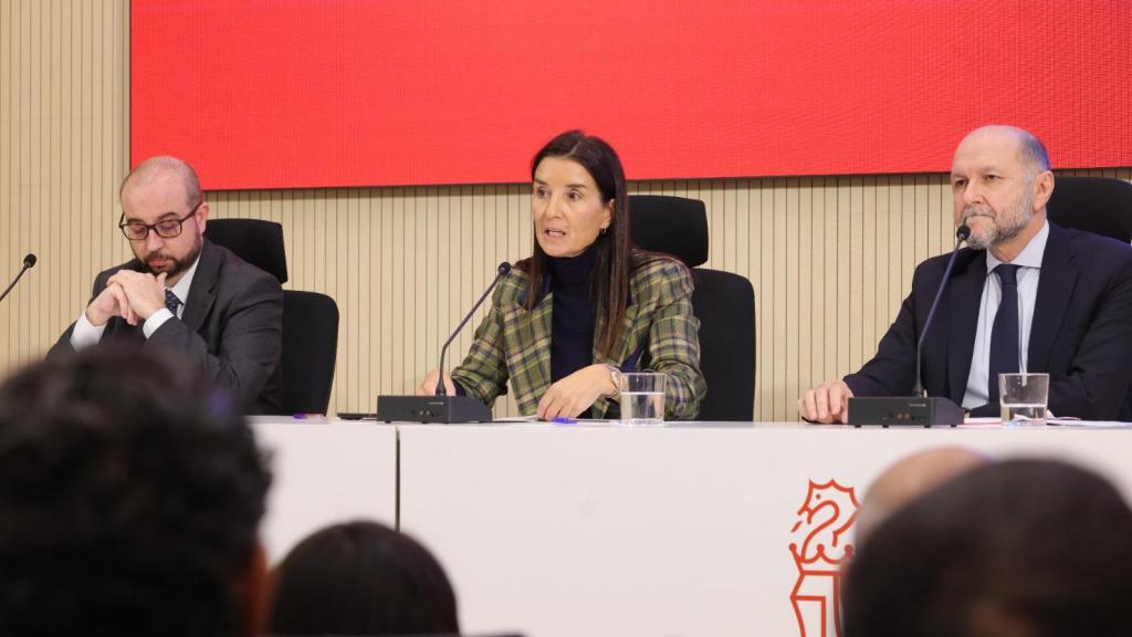 La consellera de Hacienda, Ruth Merino, explica el plan de respuesta financiera de la Generalitat para las pymes y autónomos damnificados por la riada. EE