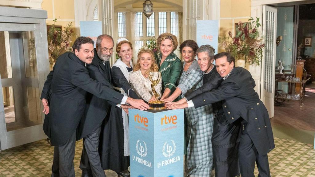 Los actores de 'La Promesa' en la rueda de prensa.