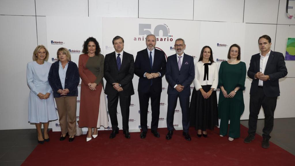 El Colegio Británico de Aragón celebra 50 años junto al presidente del Gobierno de Aragón, Jorge Azcón, la consejera de Educación, Tomasa Hernández, y el consejero del Interior,  Roberto Bermúdez de Castro.