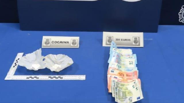 La cocaína y el dinero incautados