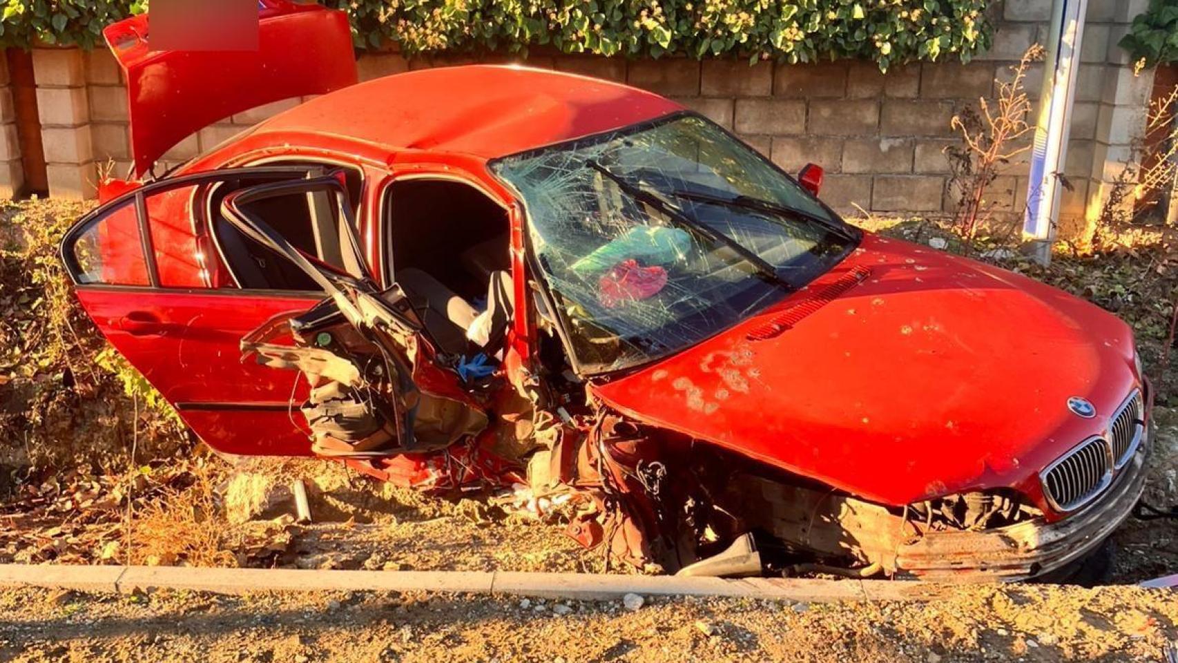 Así ha quedado el coche tras el accidente del Camino Viejo de Simancas