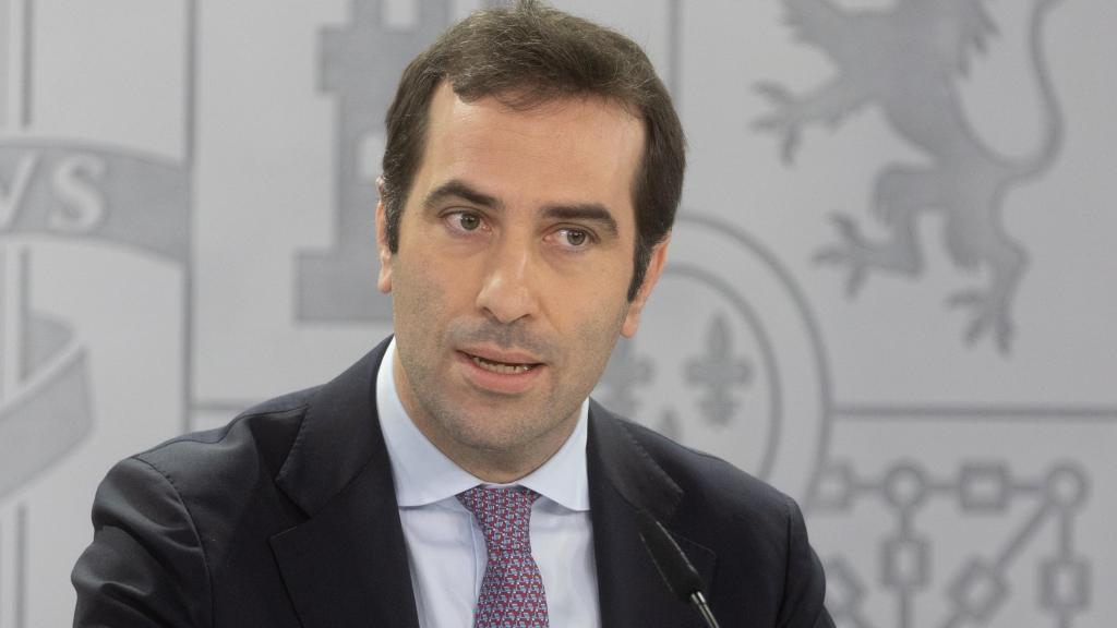 El ministro de Economía, Comercio y Empresa, Carlos Cuerpo, interviene durante una rueda de prensa tras la reunión del Consejo de Ministros en el Palacio de La Moncloa, a 28 de noviembre de 2024, en Madrid (España).