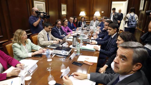 Imagen de una de las reuniones técnicas celebradas este jueves entre el Gobierno, la Junta de Andalucía y Ayuntamientos.