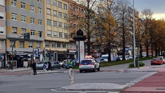 Corte de tráfico en la avenida de Finisterre