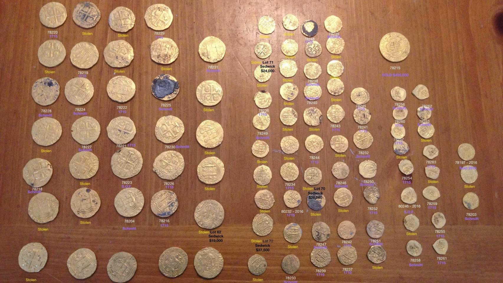 Las 101 monedas de oro recuperadas en 2015. Trece están en paradero desconocido.