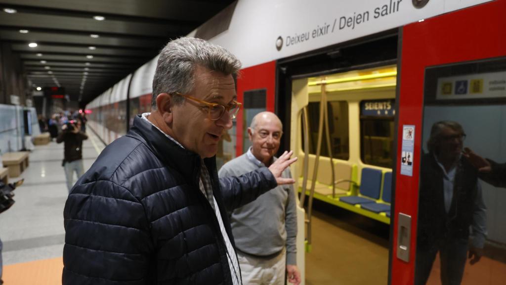 El conseller de Medio Ambiente, Infraestructuras y Territorio, Vicente Martínez Mus, durante las pruebas de circulación para recuperar las líneas de Metrovalencia. Europa Press / Rober Solsona