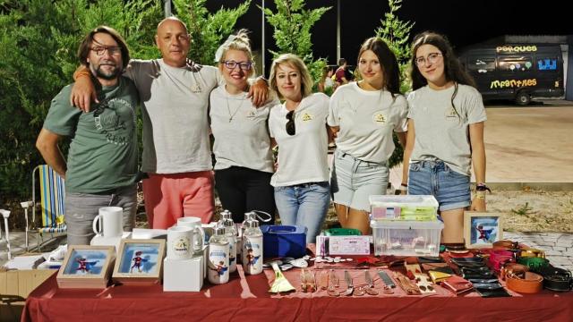 Stand de la Asociación Campanilla de Valladolid con varios miembros de la directiva