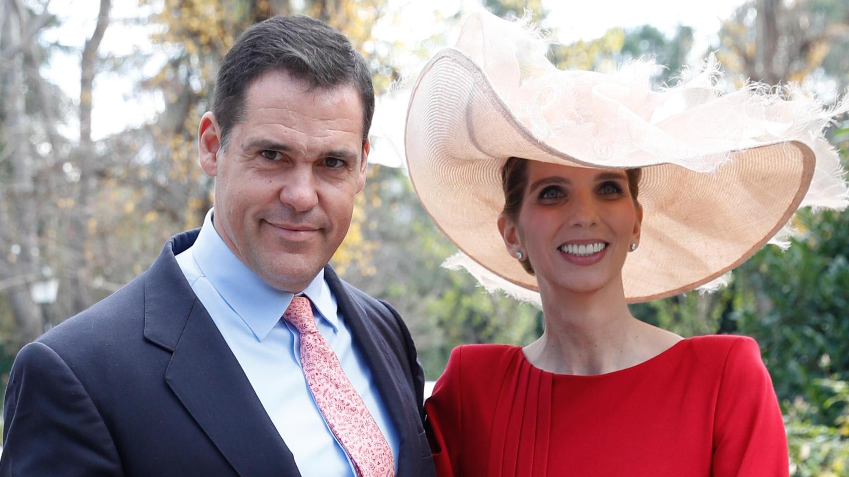 Luis Alfonso de Borbón y Margarita Vargas en una boda en Madrid en 2022.