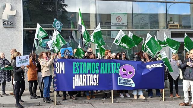 Enfermeras se manifiestan en Cáceres.