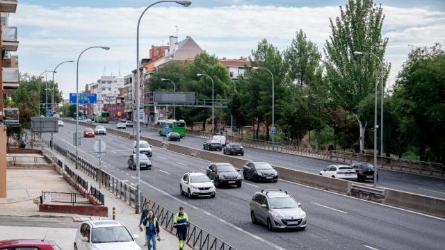 Carretera A-5, en el distrito de Latina (Madrid).